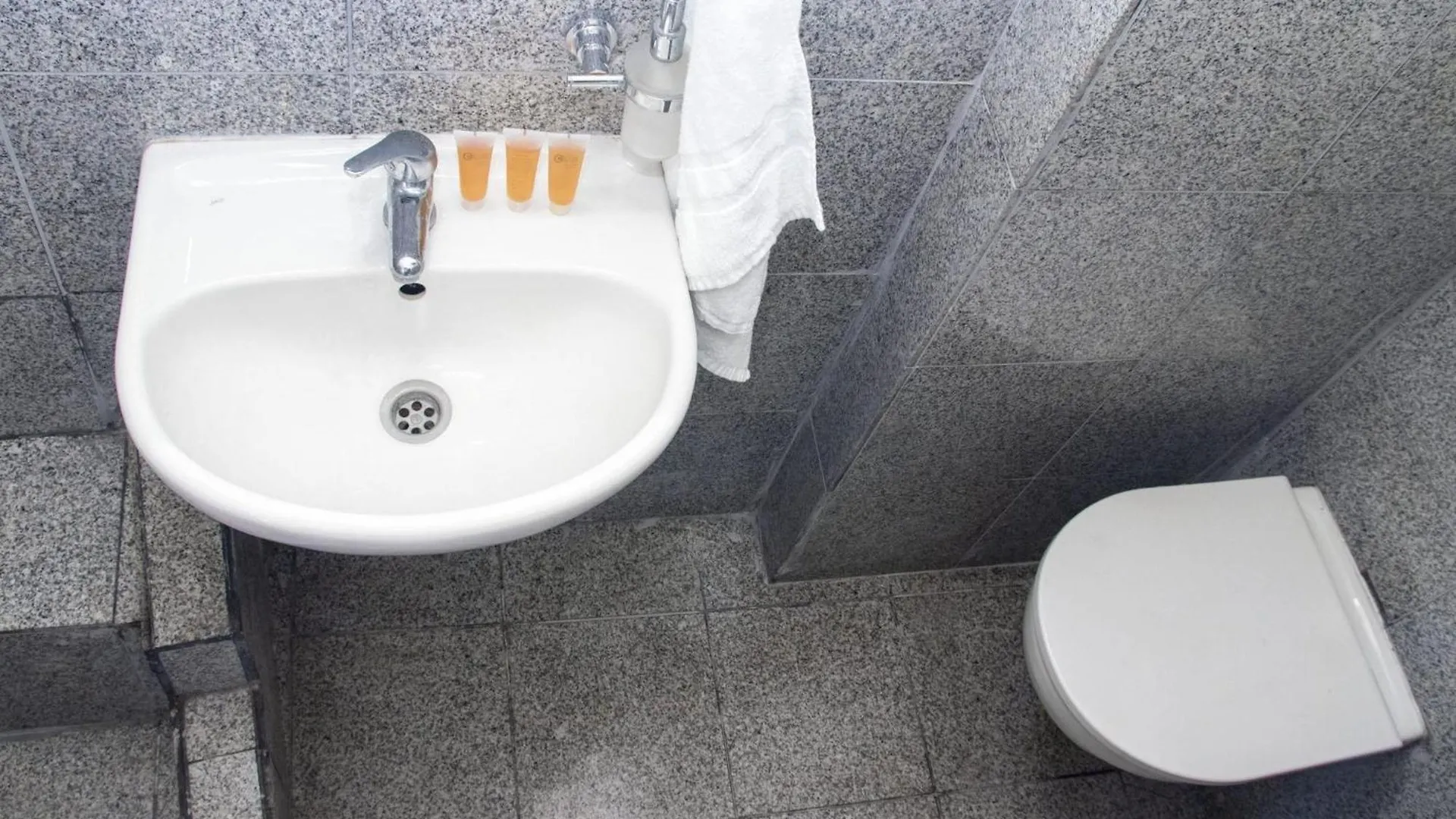 Small Apartment In Downtown For Groups Прага